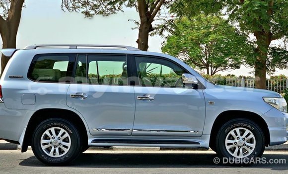 Buy Import Toyota Land Cruiser Blue Car in Import - Dubai in Ayeyarwady Buy Import Toyota Land Cruiser Blue Car in Import - Dubai in Ayeyarwady