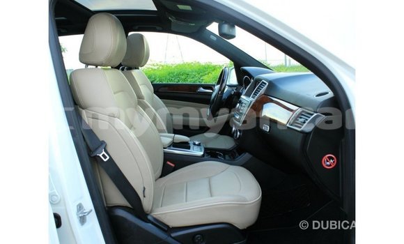 Acheter Import Voiture Mercedes-Benz 190 (W201) Blanc à Import - Dubai, #<Region:0x000000000c5121b8> Acheter Import Voiture Mercedes-Benz 190 (W201) Blanc à Import - Dubai, #<Region:0x000000000c5121b8>