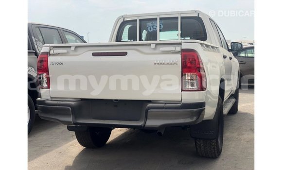 Buy Import Toyota Hilux White Car in Import - Dubai in Ayeyarwady Buy Import Toyota Hilux White Car in Import - Dubai in Ayeyarwady
