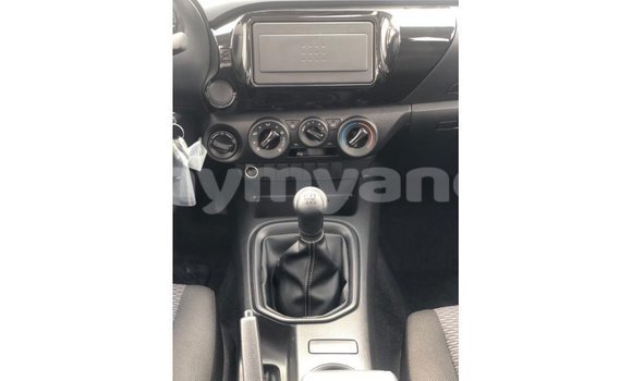 Buy Import Toyota Hilux White Car in Import - Dubai in Ayeyarwady Buy Import Toyota Hilux White Car in Import - Dubai in Ayeyarwady