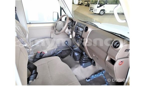 Buy Import Toyota Land Cruiser Beige Car in Import - Dubai in Ayeyarwady Buy Import Toyota Land Cruiser Beige Car in Import - Dubai in Ayeyarwady