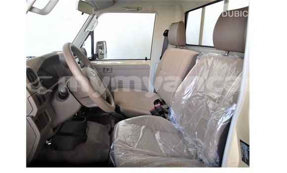 Buy Import Toyota Land Cruiser Beige Car in Import - Dubai in Ayeyarwady Buy Import Toyota Land Cruiser Beige Car in Import - Dubai in Ayeyarwady