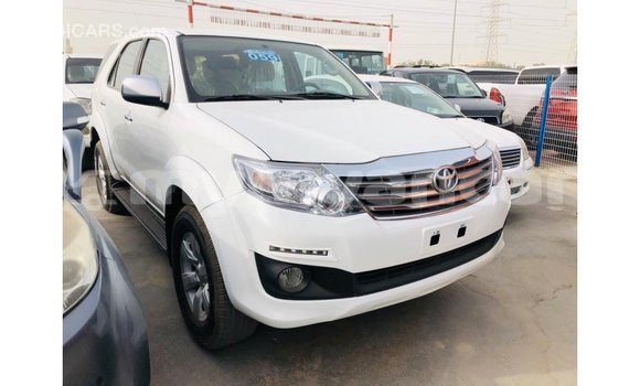 သွင်းကုန် Toyota Fortuner White ကား Import - Dubai Ayeyarwady သွင်းကုန် Toyota Fortuner White ကား Import - Dubai Ayeyarwady
