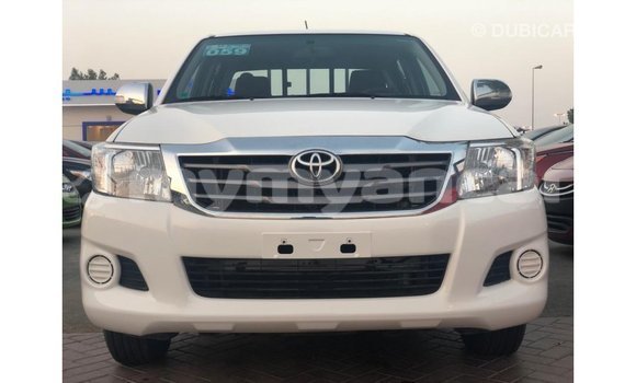 သွင်းကုန် Toyota Hilux White ကား Import - Dubai Ayeyarwady သွင်းကုန် Toyota Hilux White ကား Import - Dubai Ayeyarwady
