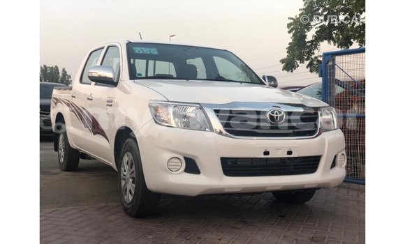 သွင်းကုန် Toyota Hilux White ကား Import - Dubai Ayeyarwady သွင်းကုန် Toyota Hilux White ကား Import - Dubai Ayeyarwady