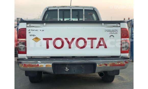 သွင်းကုန် Toyota Hilux White ကား Import - Dubai Ayeyarwady သွင်းကုန် Toyota Hilux White ကား Import - Dubai Ayeyarwady