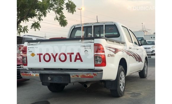 သွင်းကုန် Toyota Hilux White ကား Import - Dubai Ayeyarwady သွင်းကုန် Toyota Hilux White ကား Import - Dubai Ayeyarwady