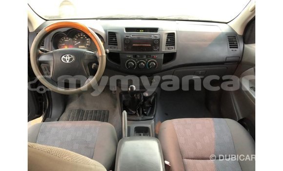 သွင်းကုန် Toyota Hilux Black ကား Import - Dubai Ayeyarwady သွင်းကုန် Toyota Hilux Black ကား Import - Dubai Ayeyarwady