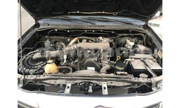 သွင်းကုန် Toyota Hilux Black ကား Import - Dubai Ayeyarwady သွင်းကုန် Toyota Hilux Black ကား Import - Dubai Ayeyarwady