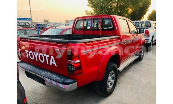 သွင်းကုန် Toyota Hilux Red ကား Import - Dubai Ayeyarwady သွင်းကုန် Toyota Hilux Red ကား Import - Dubai Ayeyarwady