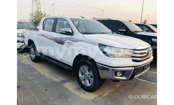 သွင်းကုန် Toyota Hilux White ကား Import - Dubai Ayeyarwady သွင်းကုန် Toyota Hilux White ကား Import - Dubai Ayeyarwady