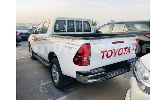 သွင်းကုန် Toyota Hilux White ကား Import - Dubai Ayeyarwady သွင်းကုန် Toyota Hilux White ကား Import - Dubai Ayeyarwady