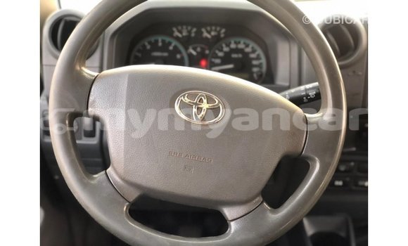 သွင်းကုန် Toyota Land Cruiser White ကား Import - Dubai Ayeyarwady သွင်းကုန် Toyota Land Cruiser White ကား Import - Dubai Ayeyarwady