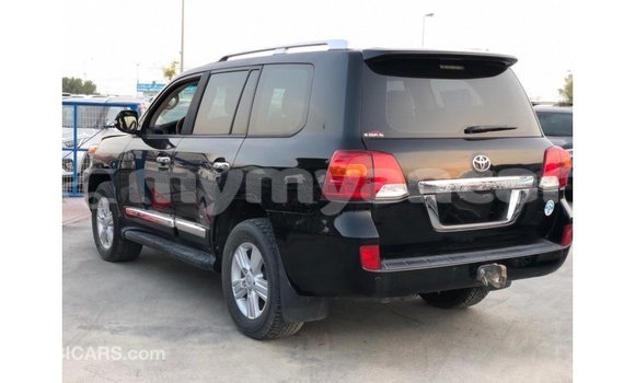 သွင်းကုန် Toyota Land Cruiser Black ကား Import - Dubai Ayeyarwady သွင်းကုန် Toyota Land Cruiser Black ကား Import - Dubai Ayeyarwady