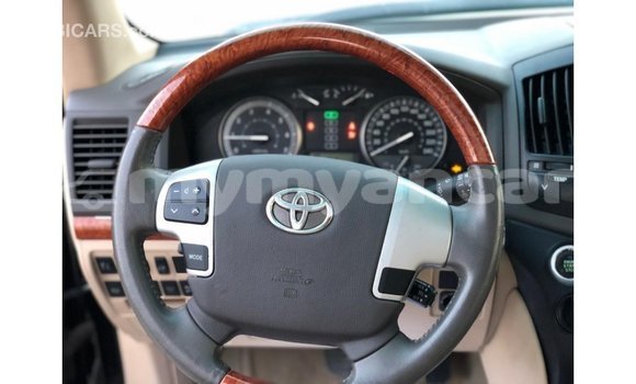 သွင်းကုန် Toyota Land Cruiser Black ကား Import - Dubai Ayeyarwady သွင်းကုန် Toyota Land Cruiser Black ကား Import - Dubai Ayeyarwady