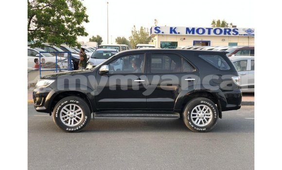 သွင်းကုန် Toyota Fortuner Black ကား Import - Dubai Ayeyarwady သွင်းကုန် Toyota Fortuner Black ကား Import - Dubai Ayeyarwady