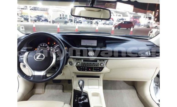 သွင်းကုန် Lexus ES White ကား Import - Dubai Ayeyarwady သွင်းကုန် Lexus ES White ကား Import - Dubai Ayeyarwady