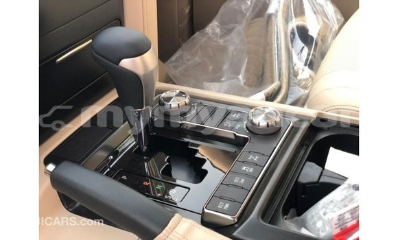 သွင်းကုန် Toyota Land Cruiser Black ကား Import - Dubai Ayeyarwady သွင်းကုန် Toyota Land Cruiser Black ကား Import - Dubai Ayeyarwady