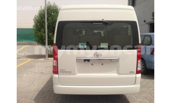 သွင်းကုန် Toyota Hiace White ကား Import - Dubai Ayeyarwady သွင်းကုန် Toyota Hiace White ကား Import - Dubai Ayeyarwady