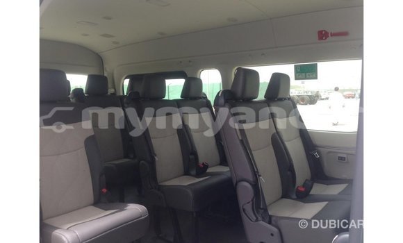 သွင်းကုန် Toyota Hiace White ကား Import - Dubai Ayeyarwady သွင်းကုန် Toyota Hiace White ကား Import - Dubai Ayeyarwady