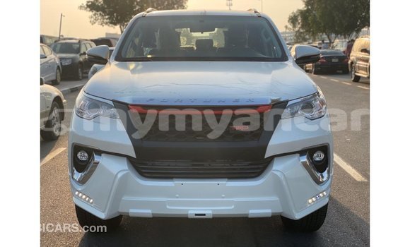 သွင်းကုန် Toyota Fortuner White ကား Import - Dubai Ayeyarwady သွင်းကုန် Toyota Fortuner White ကား Import - Dubai Ayeyarwady