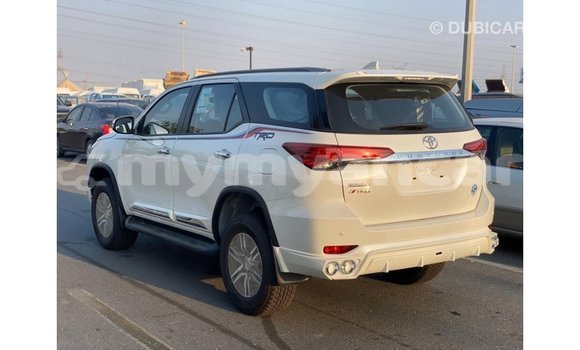 သွင်းကုန် Toyota Fortuner White ကား Import - Dubai Ayeyarwady သွင်းကုန် Toyota Fortuner White ကား Import - Dubai Ayeyarwady