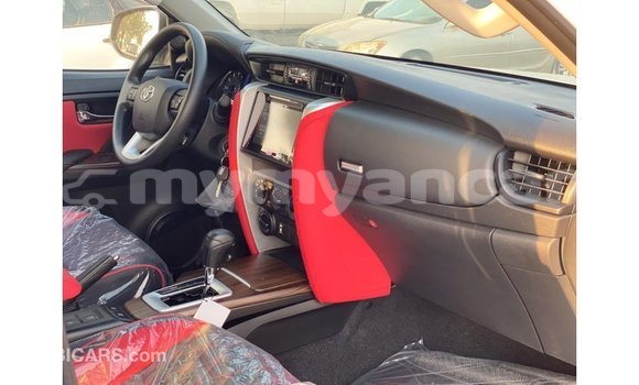 သွင်းကုန် Toyota Fortuner White ကား Import - Dubai Ayeyarwady သွင်းကုန် Toyota Fortuner White ကား Import - Dubai Ayeyarwady