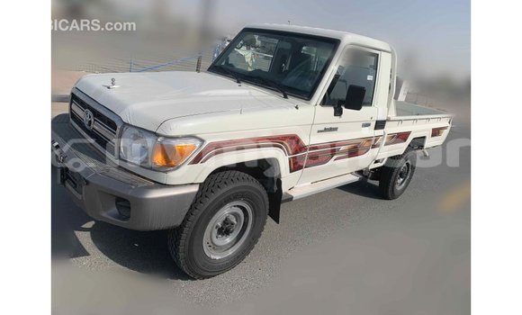 Buy Import Toyota Land Cruiser White Car in Import - Dubai in Ayeyarwady Buy Import Toyota Land Cruiser White Car in Import - Dubai in Ayeyarwady