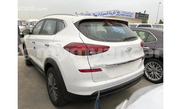သွင်းကုန် Hyundai Tucson White ကား Import - Dubai Ayeyarwady သွင်းကုန် Hyundai Tucson White ကား Import - Dubai Ayeyarwady