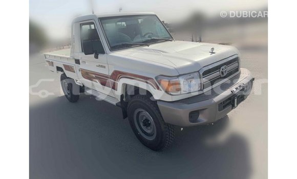 Buy Import Toyota Land Cruiser White Car in Import - Dubai in Ayeyarwady Buy Import Toyota Land Cruiser White Car in Import - Dubai in Ayeyarwady