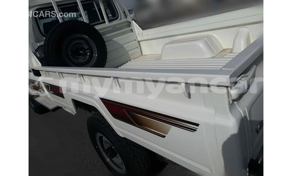 Buy Import Toyota Land Cruiser White Car in Import - Dubai in Ayeyarwady Buy Import Toyota Land Cruiser White Car in Import - Dubai in Ayeyarwady