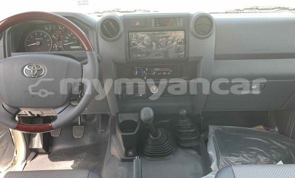Buy Import Toyota Land Cruiser White Car in Import - Dubai in Ayeyarwady Buy Import Toyota Land Cruiser White Car in Import - Dubai in Ayeyarwady