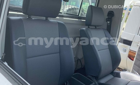 Buy Import Toyota Land Cruiser White Car in Import - Dubai in Ayeyarwady Buy Import Toyota Land Cruiser White Car in Import - Dubai in Ayeyarwady