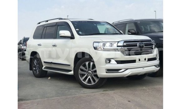 Buy Import Toyota Land Cruiser White Car in Import - Dubai in Ayeyarwady Buy Import Toyota Land Cruiser White Car in Import - Dubai in Ayeyarwady