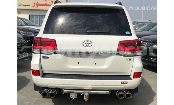 Buy Import Toyota Land Cruiser White Car in Import - Dubai in Ayeyarwady Buy Import Toyota Land Cruiser White Car in Import - Dubai in Ayeyarwady