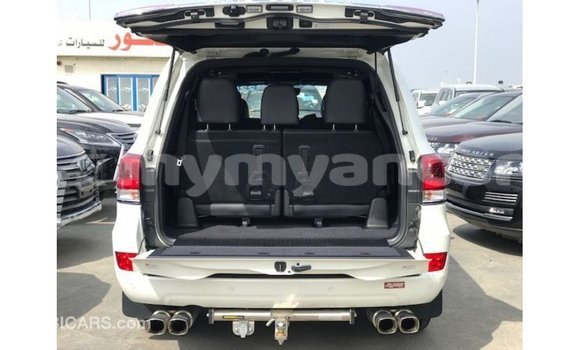 Buy Import Toyota Land Cruiser White Car in Import - Dubai in Ayeyarwady Buy Import Toyota Land Cruiser White Car in Import - Dubai in Ayeyarwady