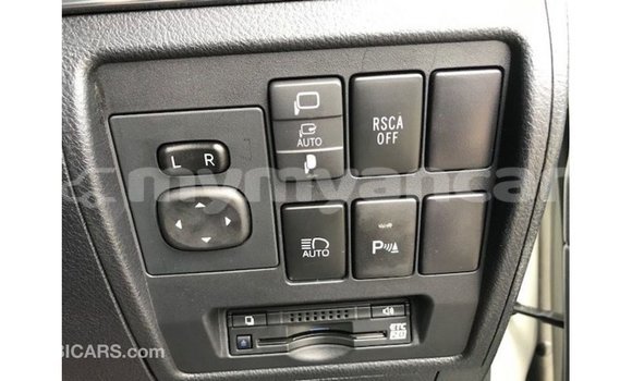Buy Import Toyota Land Cruiser White Car in Import - Dubai in Ayeyarwady Buy Import Toyota Land Cruiser White Car in Import - Dubai in Ayeyarwady