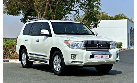 Buy Import Toyota Land Cruiser White Car in Import - Dubai in Ayeyarwady Buy Import Toyota Land Cruiser White Car in Import - Dubai in Ayeyarwady