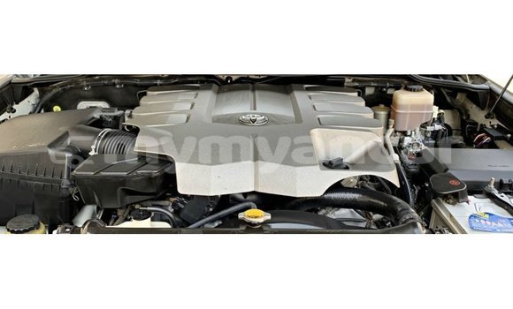 Buy Import Toyota Land Cruiser White Car in Import - Dubai in Ayeyarwady Buy Import Toyota Land Cruiser White Car in Import - Dubai in Ayeyarwady