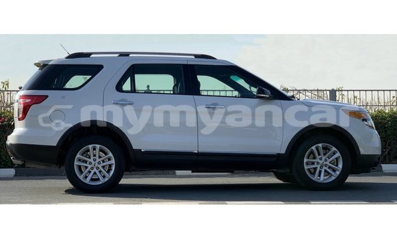 Buy Import Ford Explorer White Car in Import - Dubai in Ayeyarwady Buy Import Ford Explorer White Car in Import - Dubai in Ayeyarwady