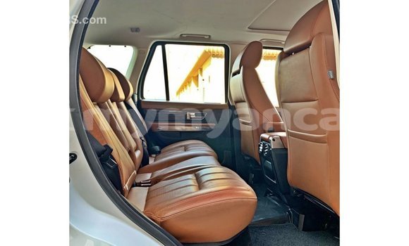 Buy Import Land Rover Range Rover White Car in Import - Dubai in Ayeyarwady Buy Import Land Rover Range Rover White Car in Import - Dubai in Ayeyarwady