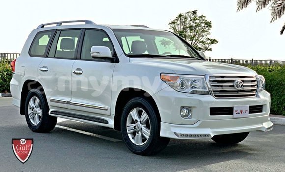 Buy Import Toyota Land Cruiser White Car in Import - Dubai in Ayeyarwady Buy Import Toyota Land Cruiser White Car in Import - Dubai in Ayeyarwady