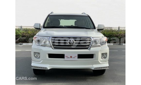 Buy Import Toyota Land Cruiser White Car in Import - Dubai in Ayeyarwady Buy Import Toyota Land Cruiser White Car in Import - Dubai in Ayeyarwady