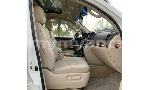 Buy Import Toyota Land Cruiser White Car in Import - Dubai in Ayeyarwady Buy Import Toyota Land Cruiser White Car in Import - Dubai in Ayeyarwady