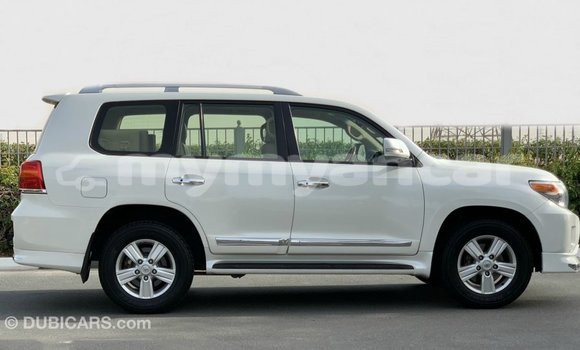Buy Import Toyota Land Cruiser White Car in Import - Dubai in Ayeyarwady Buy Import Toyota Land Cruiser White Car in Import - Dubai in Ayeyarwady