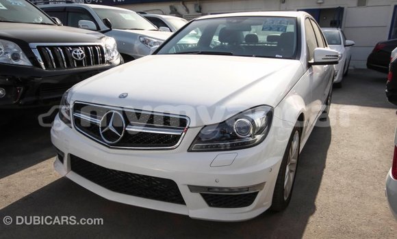 သွင်းကုန် Mercedes-Benz 200 White ကား Import - Dubai Ayeyarwady သွင်းကုန် Mercedes-Benz 200 White ကား Import - Dubai Ayeyarwady