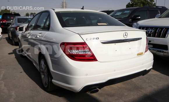 သွင်းကုန် Mercedes-Benz 200 White ကား Import - Dubai Ayeyarwady သွင်းကုန် Mercedes-Benz 200 White ကား Import - Dubai Ayeyarwady