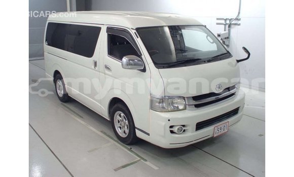 Buy Import Toyota Regius White Car in Import - Dubai in Ayeyarwady Buy Import Toyota Regius White Car in Import - Dubai in Ayeyarwady