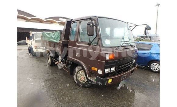 Buy Import Nissan Evalia Brown Truck in Import - Dubai in Ayeyarwady Buy Import Nissan Evalia Brown Truck in Import - Dubai in Ayeyarwady
