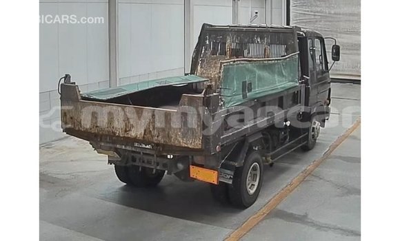 Buy Import Nissan Evalia Brown Truck in Import - Dubai in Ayeyarwady Buy Import Nissan Evalia Brown Truck in Import - Dubai in Ayeyarwady
